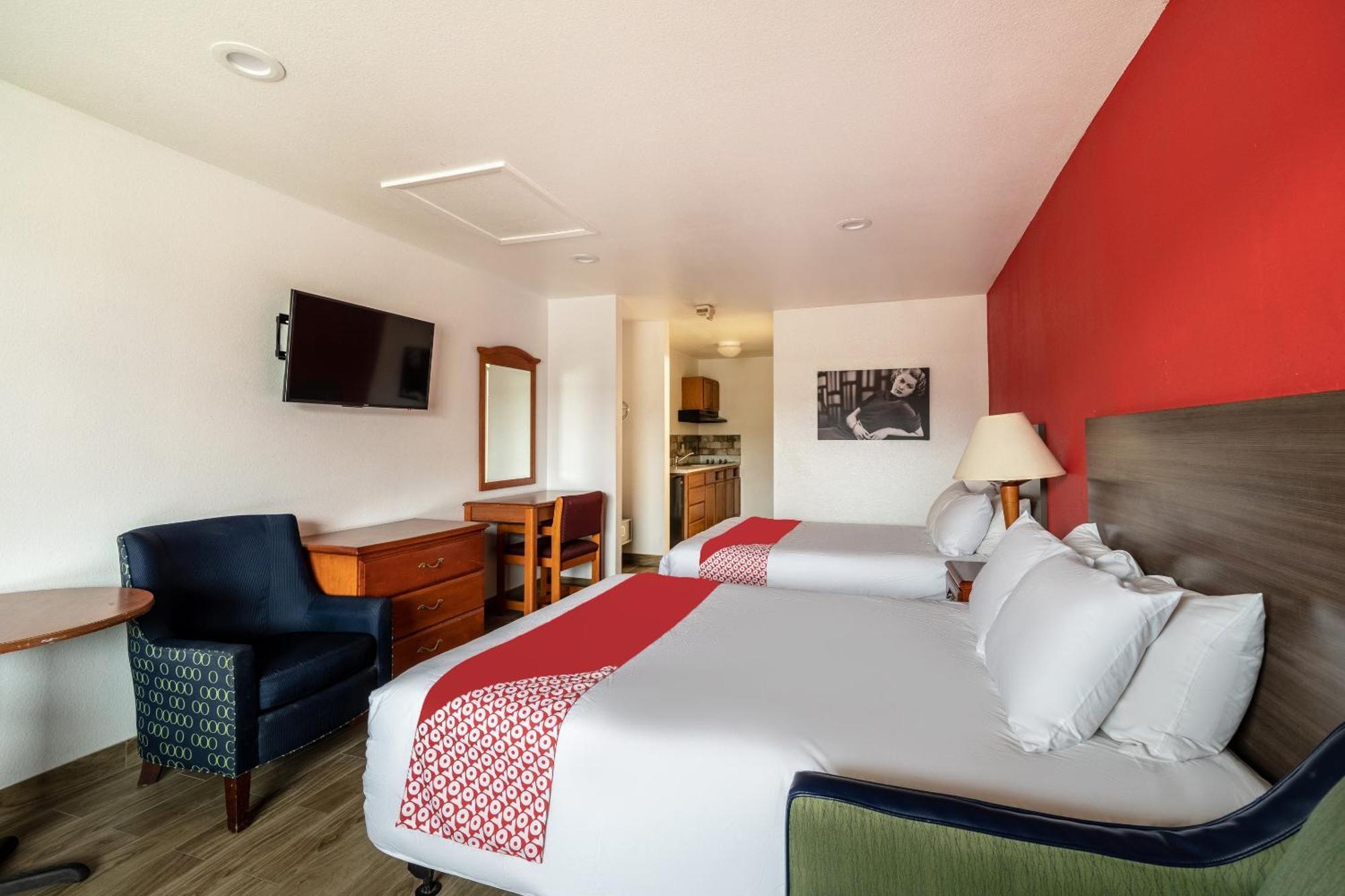 Oyo Near At&t Center Hotel 2*